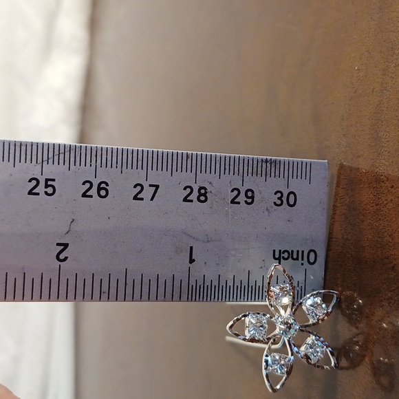 NEW! 6 Hair Pins Petal Design Clear Rhinestone wedding Headwear 5757 - Picture 6 of 6